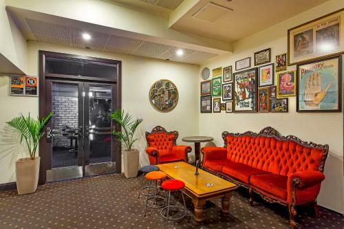 Commonwealth Hotel