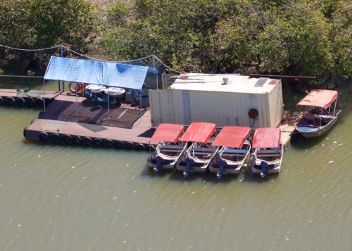 Mary River Houseboats