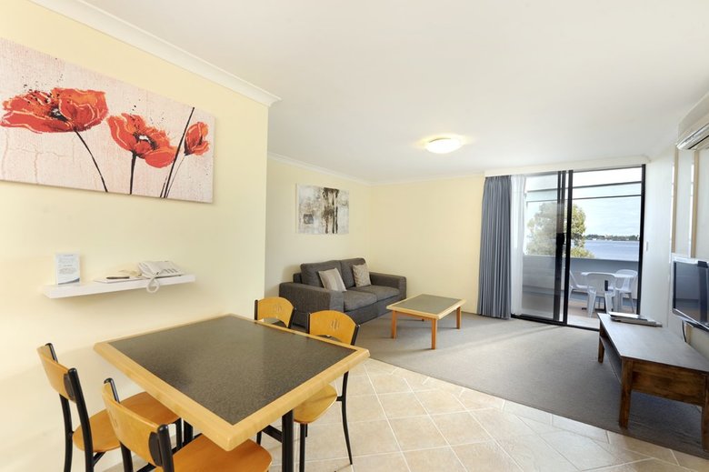 Hotel Waterside Apartments (1 Bdrm)