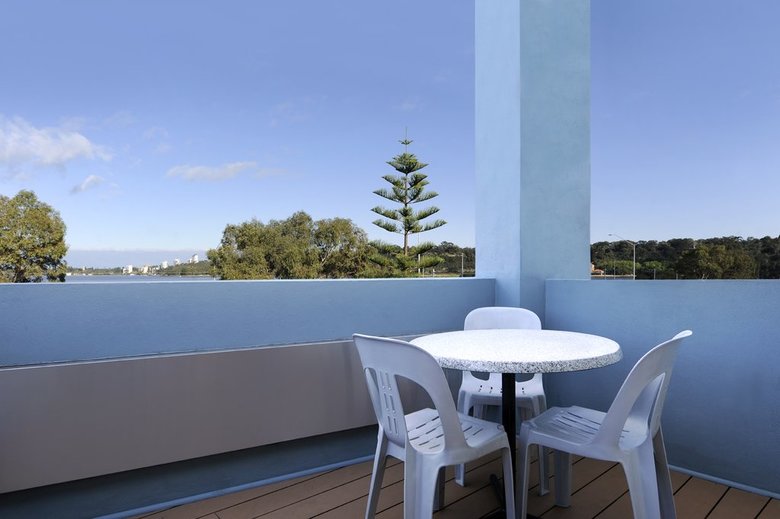 Hotel Waterside Apartments (1 Bdrm)