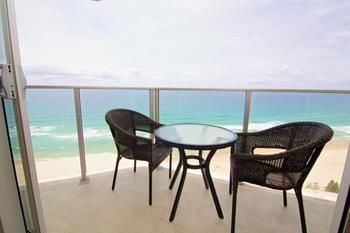 Hotel Hi-surf Beachfront Resort Apartments