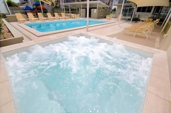 Hotel Hi-surf Beachfront Resort Apartments