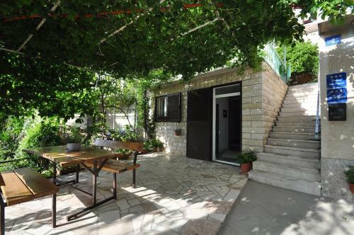 Apartments Sumpetar Beach