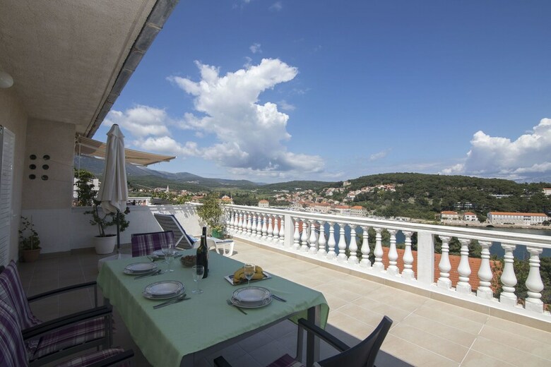 Apartments Jakov