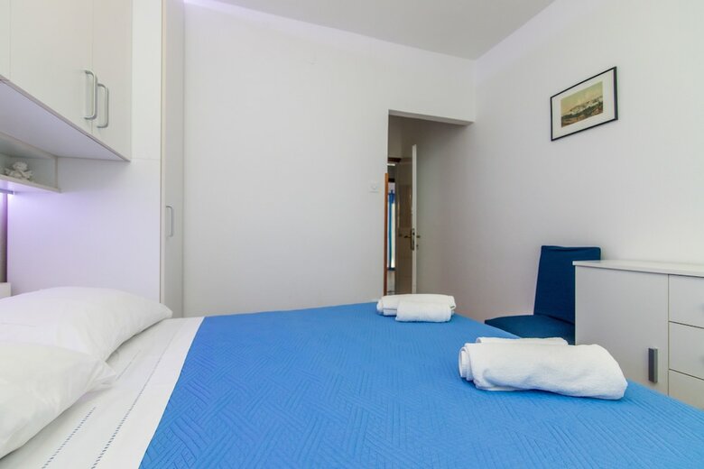 Apartments Jakov