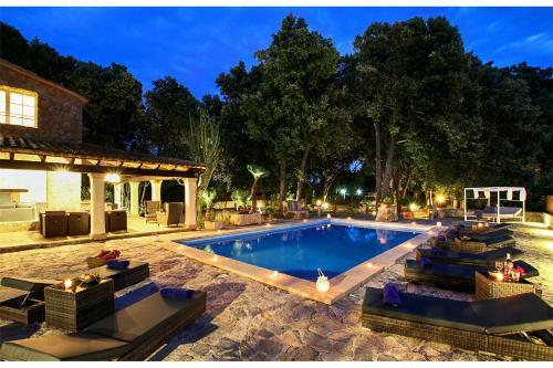 Villa Encinas