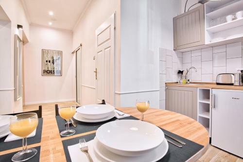 Tyzenhauz Apartments Old Town East