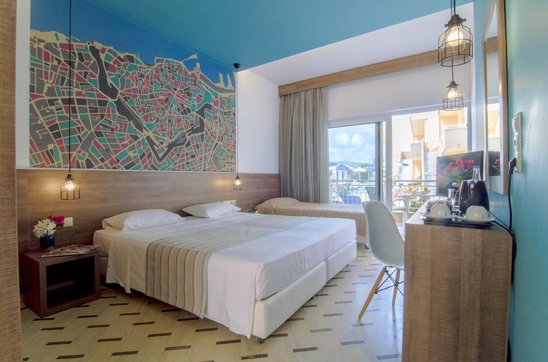 Lavris Hotel & Bungalows