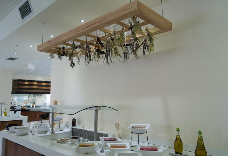 Lavris Hotel & Bungalows