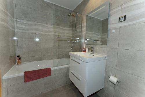 Ruby Red & Atlantic Blue Apartments In Oceano Atlantico