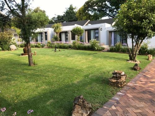 Hostal 6 On Morris Guest Lodge