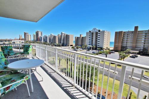 Apartamento Crystal Tower 401