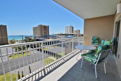 Apartamento Crystal Tower 401