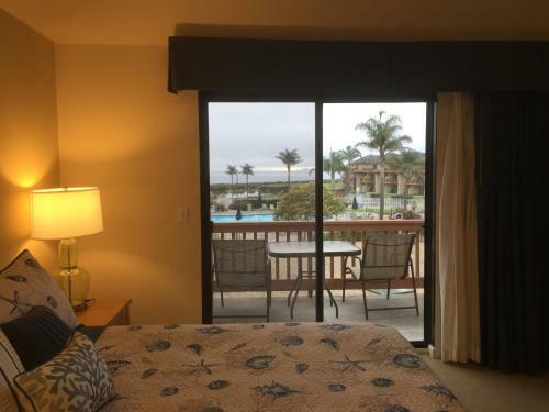 Hostal Romantic Getaway To Seascape Villa