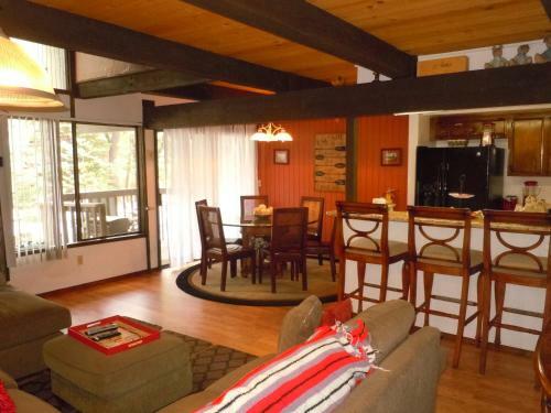 Two-bedroom Premier Unit #70 By Escape For All Seasons