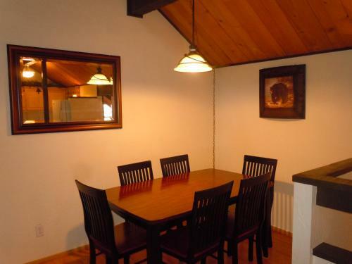 Two-bedroom Plus Den Premier Unit #13 By Escape For All Seasons