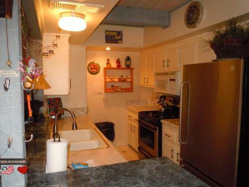 Two-bedroom Deluxe Unit #24 By Escape For All Seasons
