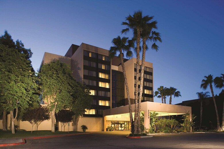 Hotel Doubletree By Hilton Fresno Convention Center