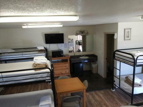 Whitney Portal Hostel And Hotel