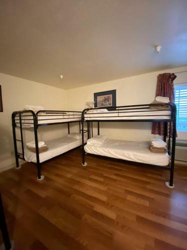 Whitney Portal Hostel And Hotel