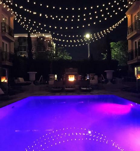 Apartamentos Luxury 2-bedroom, 2-bathroom W Pool