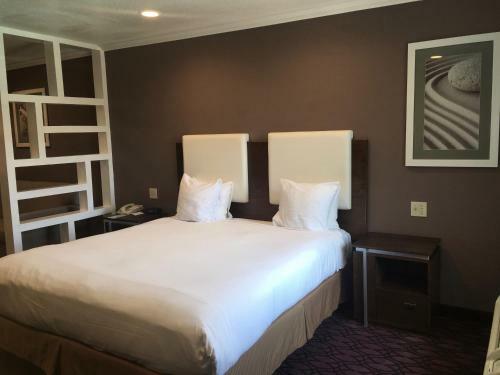 Crimson Hotel, Manhattan Beach