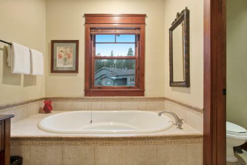 Lodge Mammoth Golf Properties By 101 Great Escapes