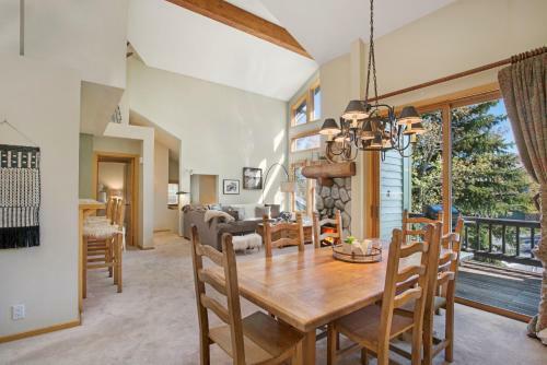 Lodge Mammoth Golf Properties By 101 Great Escapes