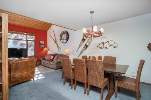 Lodge Mammoth Golf Properties By 101 Great Escapes