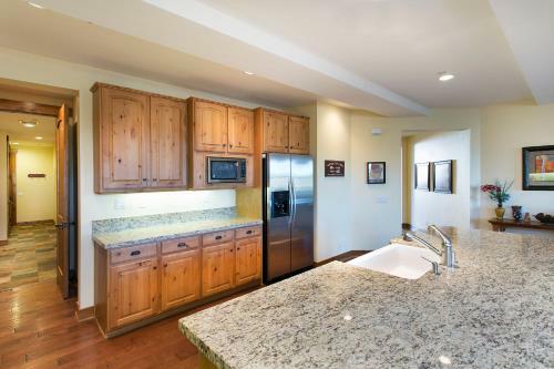 Lodge Mammoth Golf Properties By 101 Great Escapes