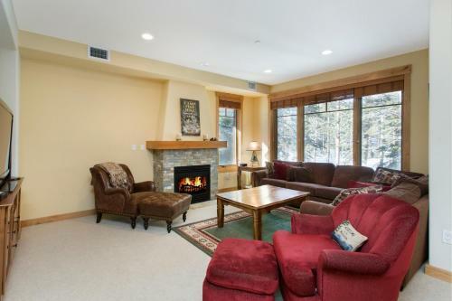 Lodge Mammoth Golf Properties By 101 Great Escapes
