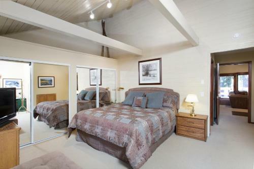 Lodge Mammoth Golf Properties By 101 Great Escapes