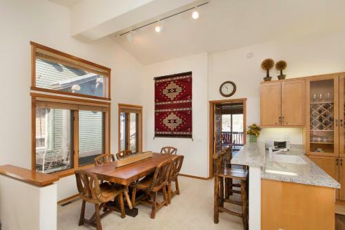 Lodge Mammoth Golf Properties By 101 Great Escapes