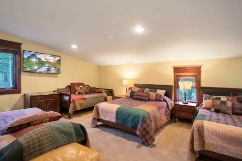 Lodge Mammoth Golf Properties By 101 Great Escapes