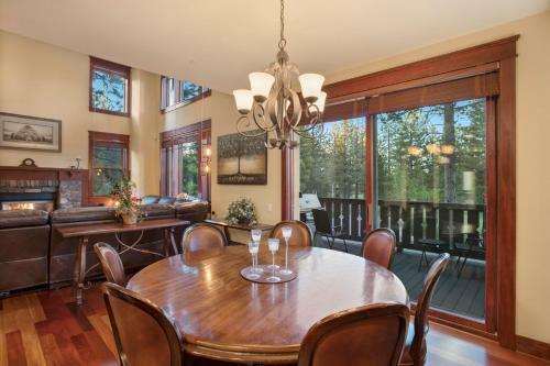 Lodge Mammoth Golf Properties By 101 Great Escapes