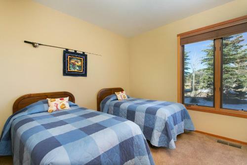 Lodge Mammoth Golf Properties By 101 Great Escapes