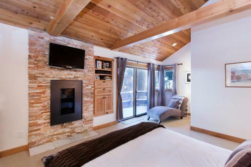 Lodge Mammoth Golf Properties By 101 Great Escapes