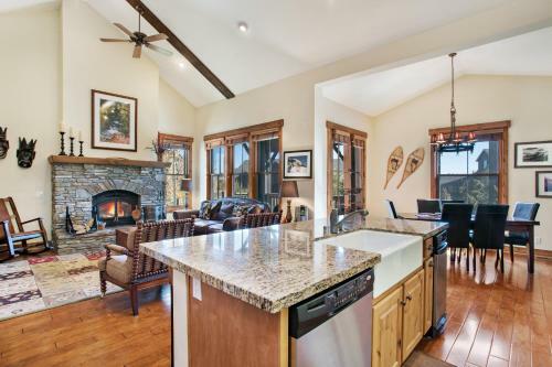 Lodge Mammoth Golf Properties By 101 Great Escapes