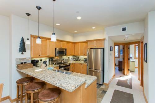 Lodge Mammoth Golf Properties By 101 Great Escapes
