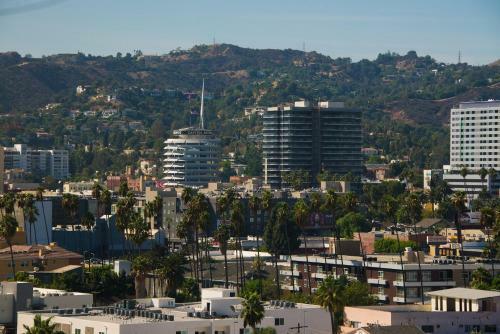 Hollywood Audrey Apartment