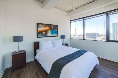 Hollywood Audrey Apartment