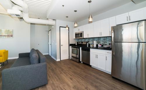 Hollywood Academy Apartment