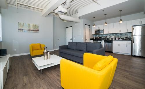 Hollywood Academy Apartment
