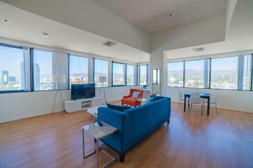 California Jewel Apartment