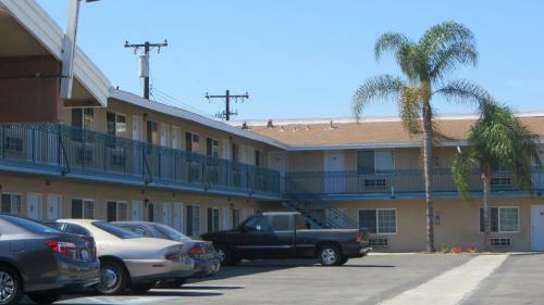Castaway Motel