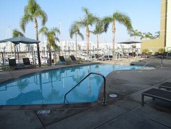 Miracle Mile - Brand New Apartment With Full Amenities
