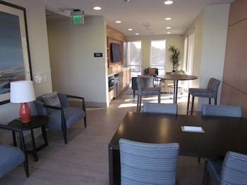 Miracle Mile - Brand New Apartment With Full Amenities