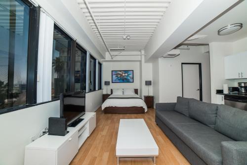 California Wanderlust Apartment
