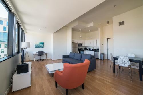Hollywood Dicaprio Apartment