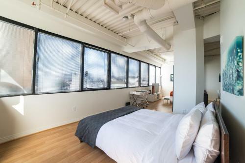 Hollywood Dicaprio Apartment